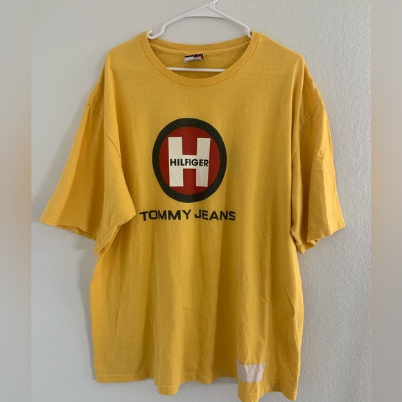90’s Tommy Hilfiger XL Tee - Picture 3 of 8